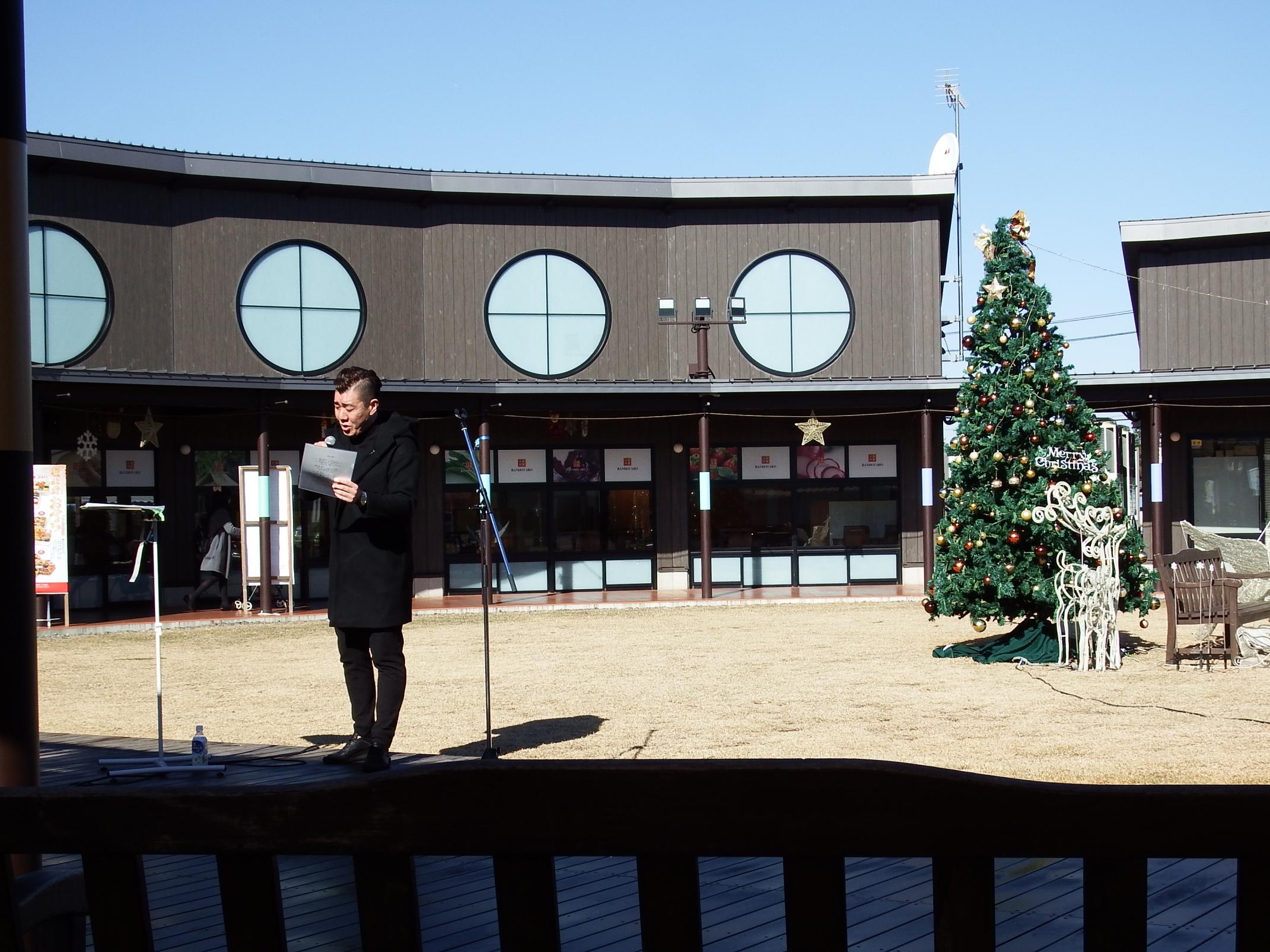 12月9日 土曜日　呂暁キン天声の歌謡ショー(冬の風)