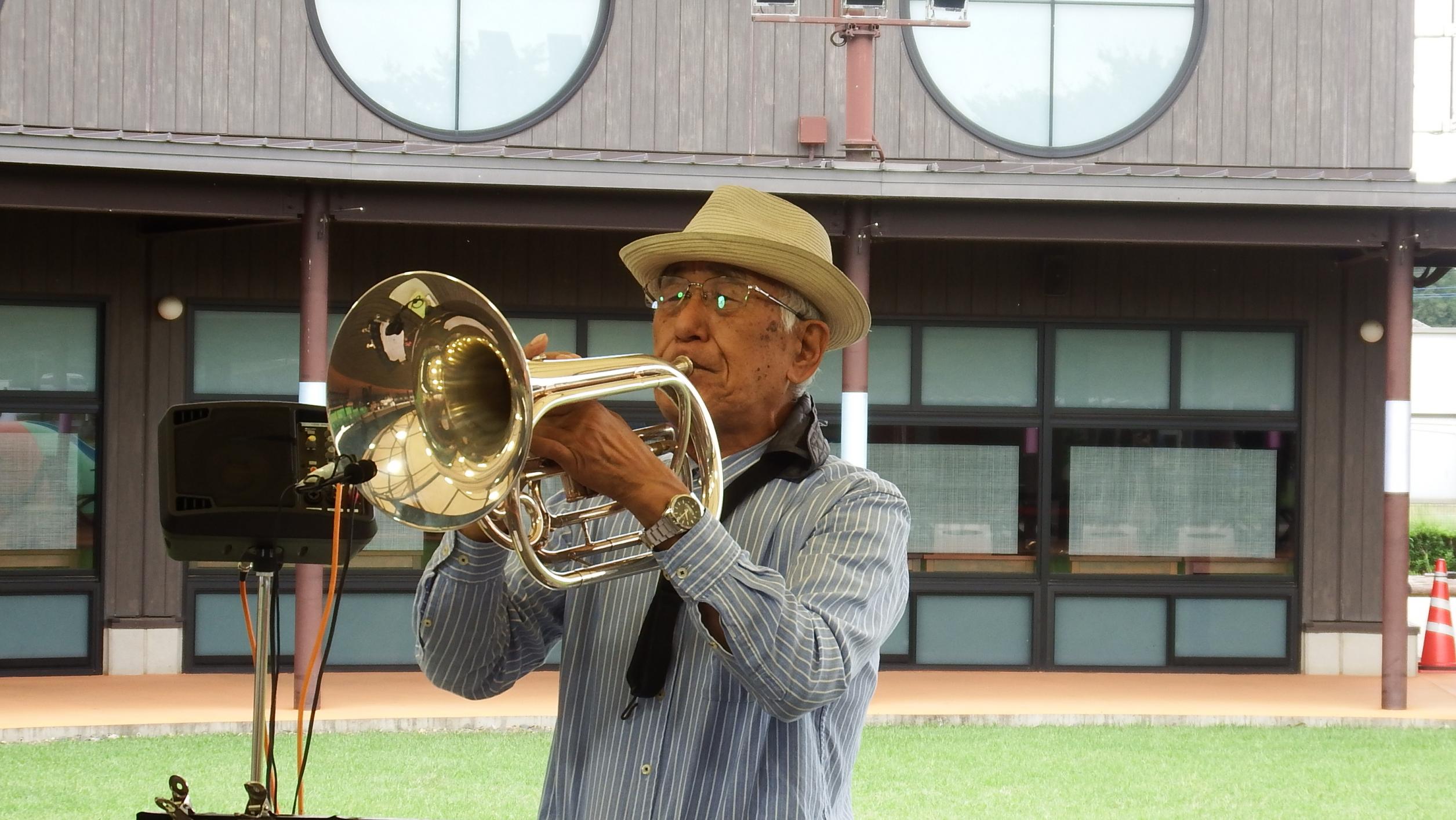 フレンチホルン写真2 フレンチホルン写真2