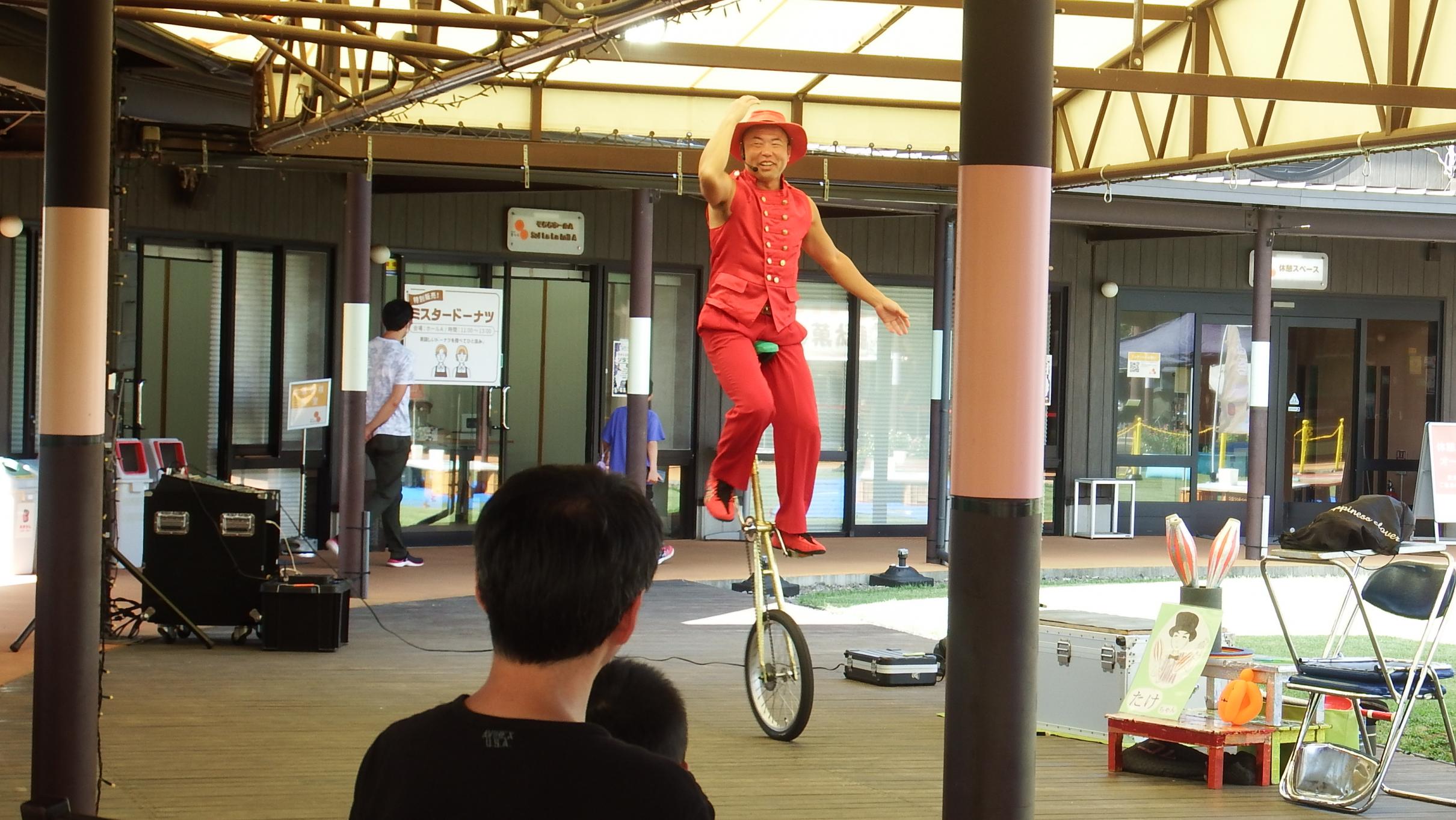 大道芸人たけちゃん写真1 大道芸人たけちゃん写真1