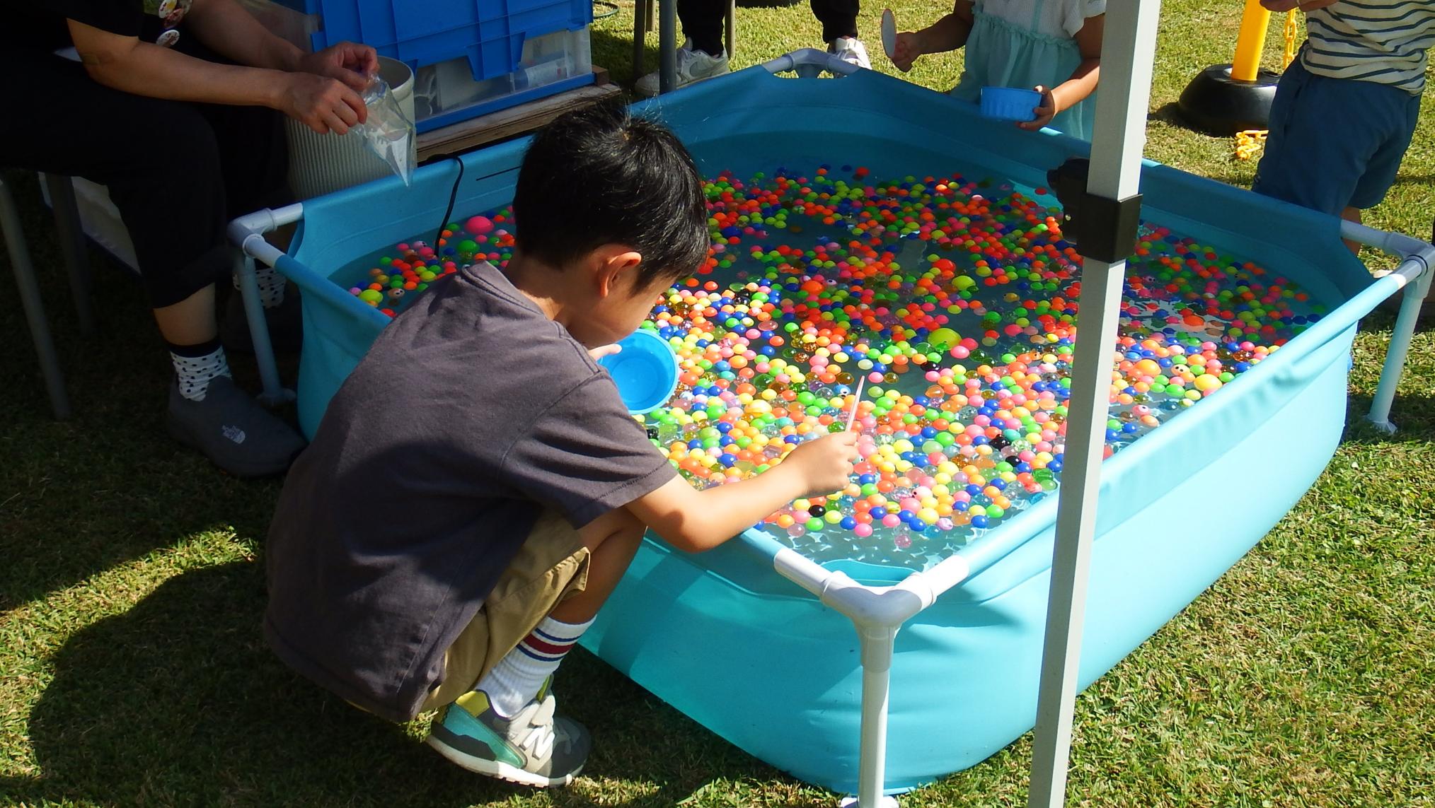 ボールすくい写真 ボールすくい写真