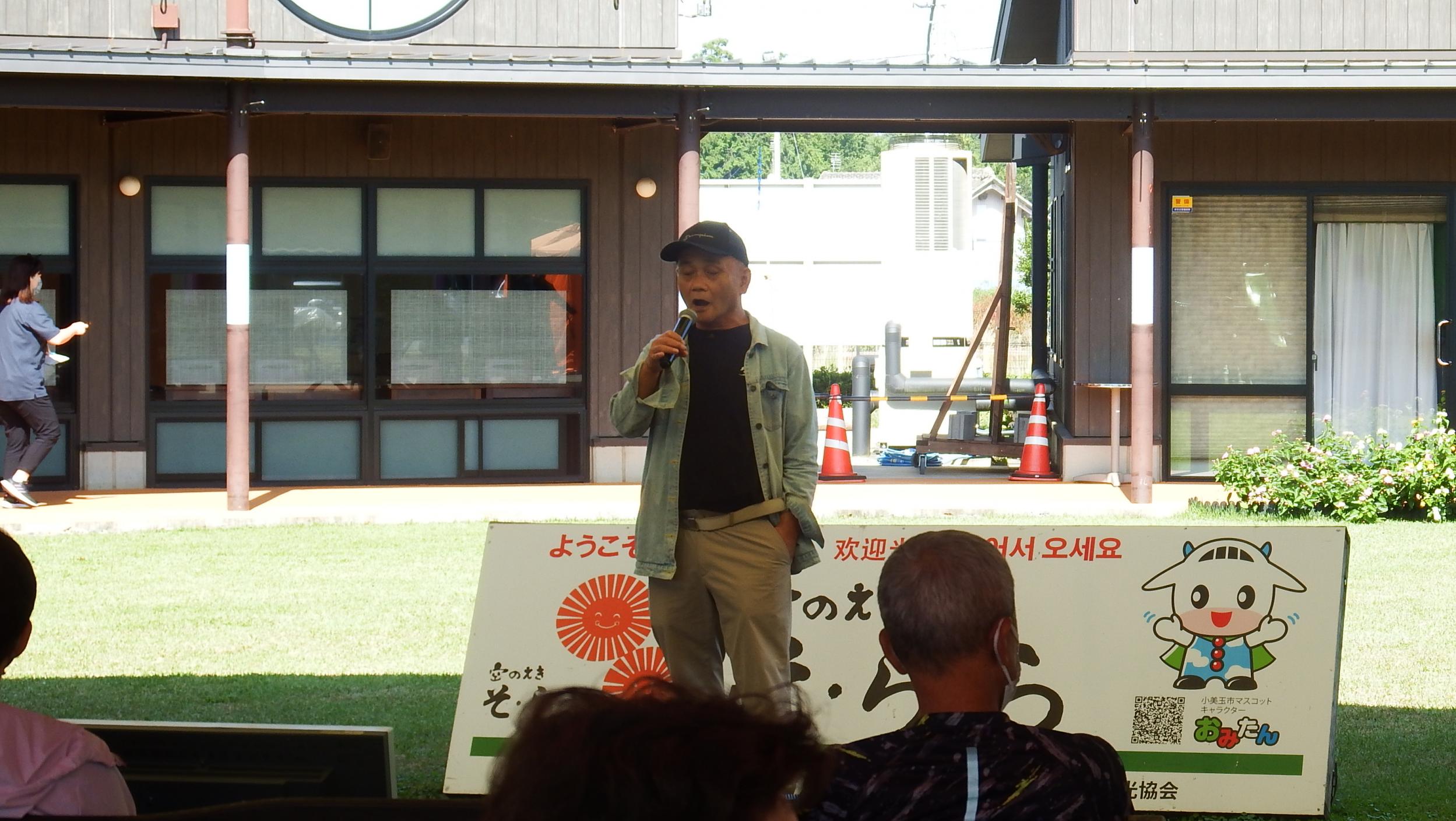 カラオケ楽園出演者写真2 カラオケ楽園出演者写真2