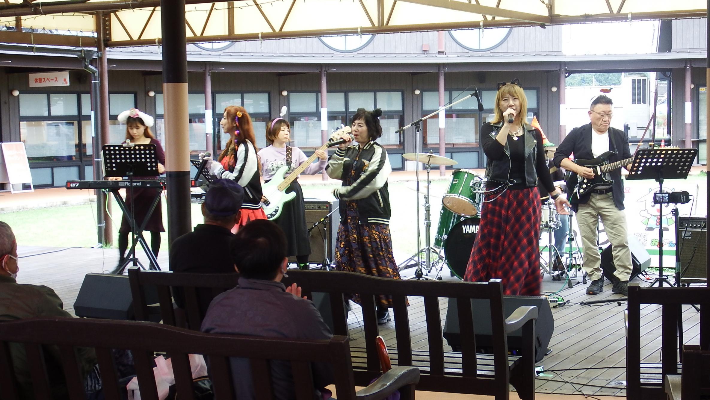 昭和歌謡ガールズコレクション写真1 昭和歌謡ガールズコレクション写真1