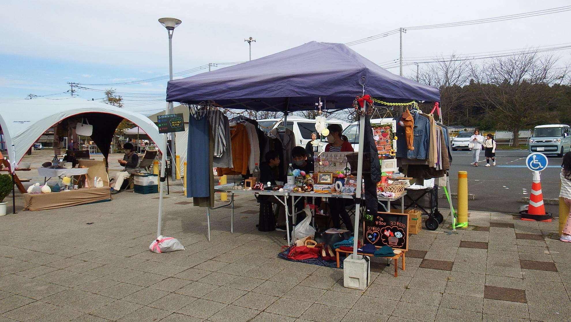 洋服等販売の店写真 洋服等販売の店写真
