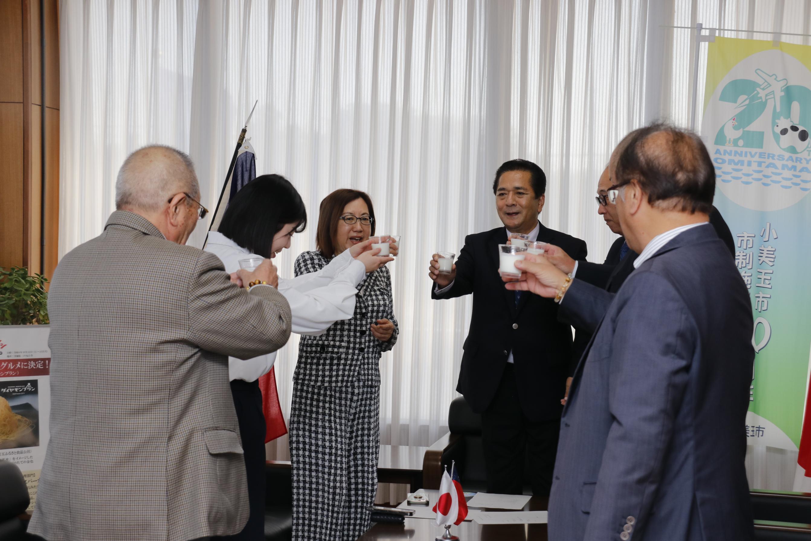 おみたまヨーグルトで乾杯 おみたまヨーグルトで乾杯