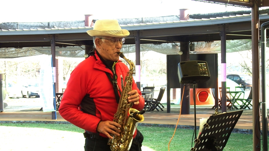 「チャーリー栗原」各種管楽器のマラソン演奏 「チャーリー栗原」各種管楽器のマラソン演奏