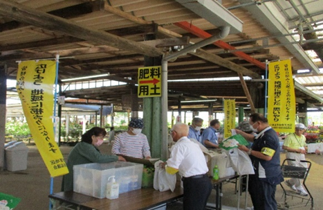 民生委員の活動の様子 民生委員の活動の様子