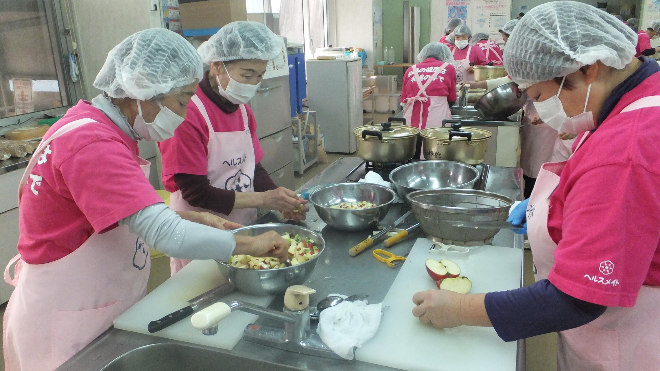 DSCF7600 フルーツきんとんを作っている様子