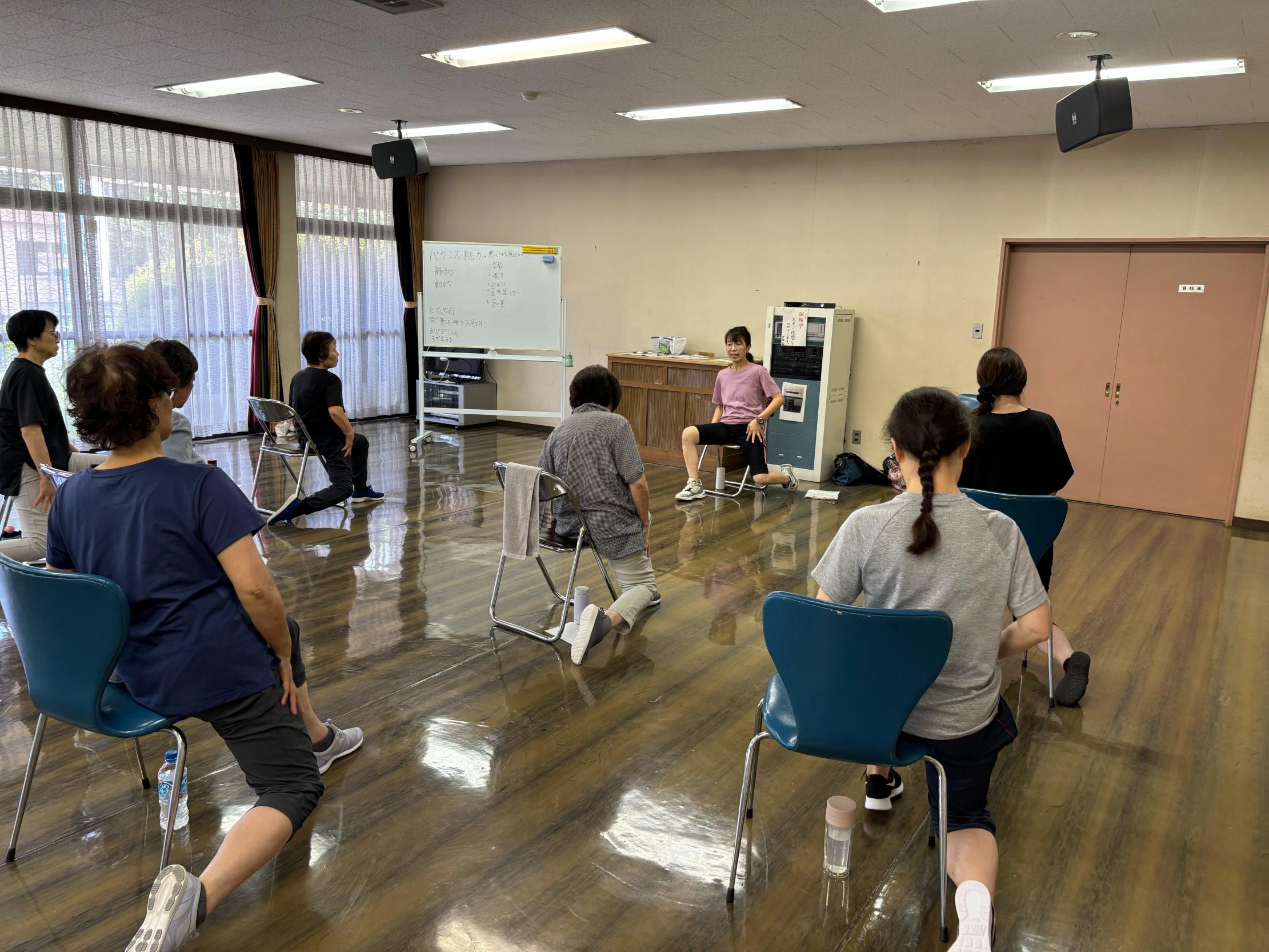 チェアエクササイズ