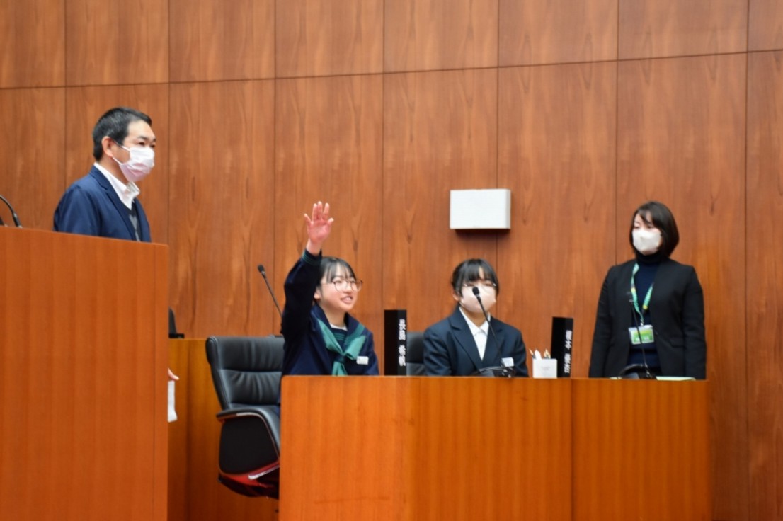 子ども議会のリハーサル写真